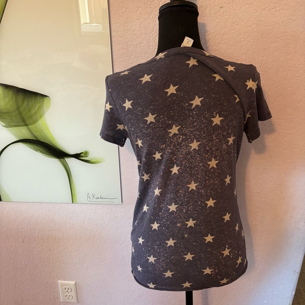 shirt size small - Picture 3 of 5
